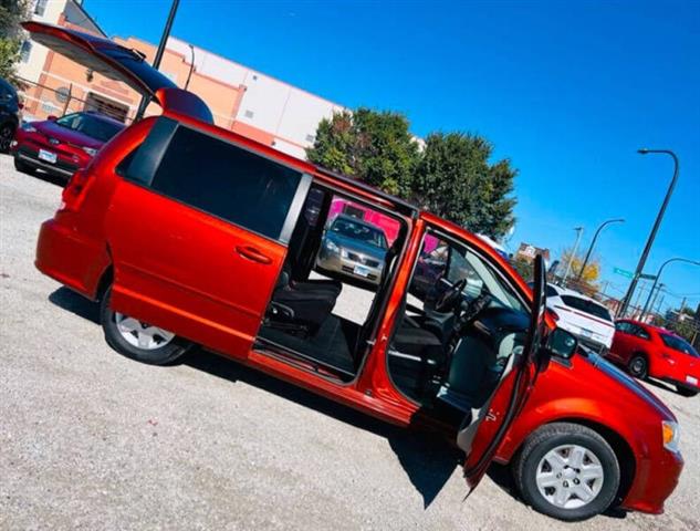 $7499 : 2012 Grand Caravan SE image 7