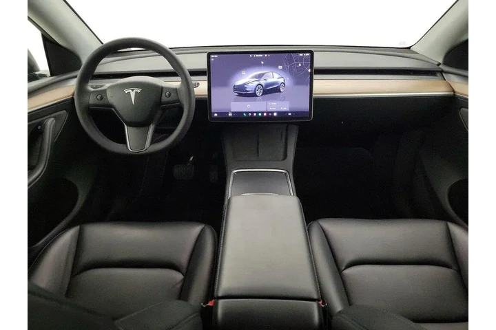 $39998 : Tesla Model Y 2025 Long Rang image 9