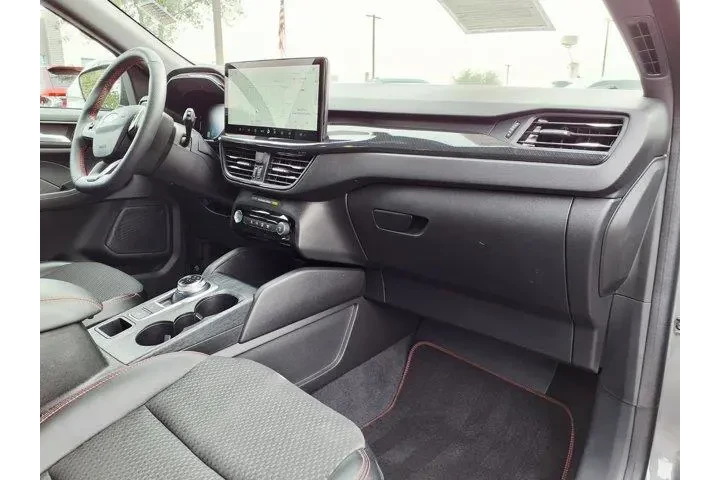 $23329 : Ford Escape 2023 ST-Line 4dr image 10