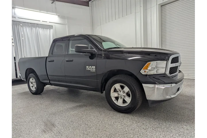 $29997 : Ram 1500 Classic 2024 4x2 SL image 2