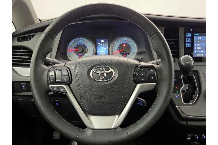 $22998 : Toyota Sienna 2017 SE 8-Pass image 10