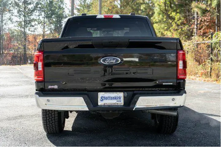 $37863 : Ford F-150 2023 4x4 XLT 4dr image 9