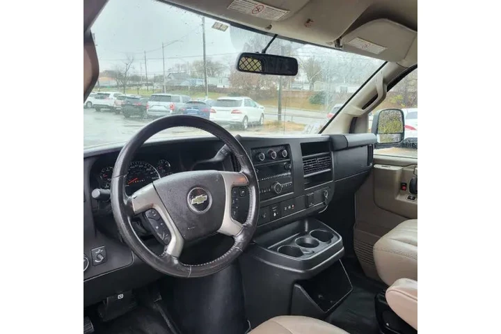 $12999 : 2018 Express 2500 image 9