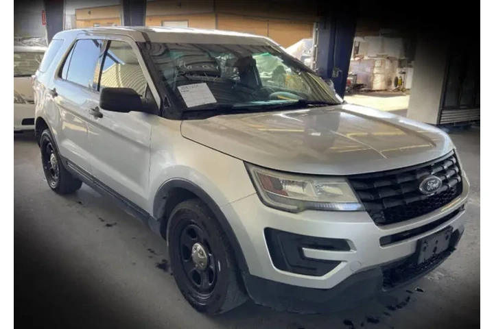 $13750 : 2016 Explorer Police Intercep image 2