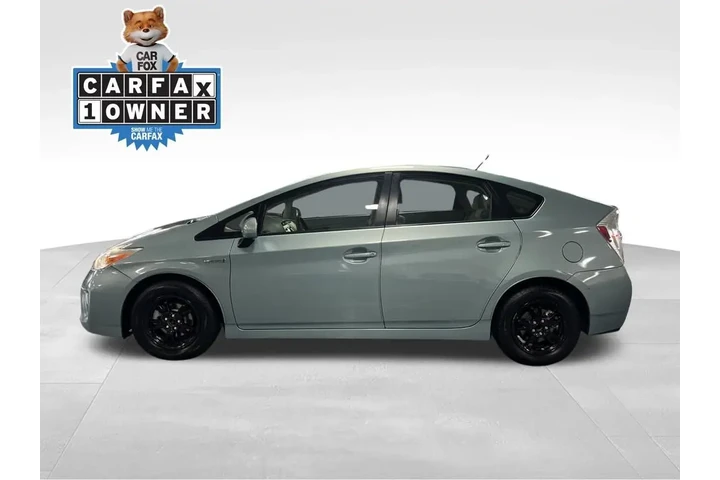 $11988 : 2015 Prius Two image 2