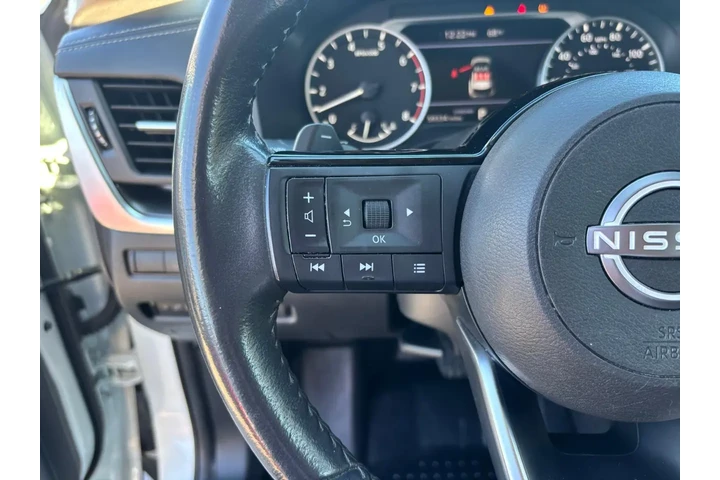 2023 Rogue SUV image 9