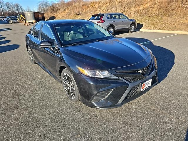 $17960 : PRE-OWNED 2019 TOYOTA CAMRY L image 1