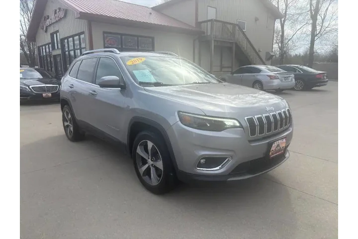 $13950 : 2019 Cherokee Limited image 4