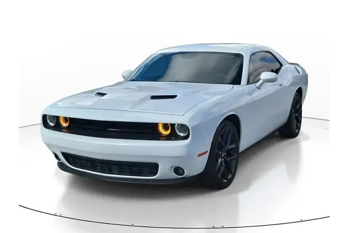 $17191 : Dodge Challenger 2019 SXT 2d image 2
