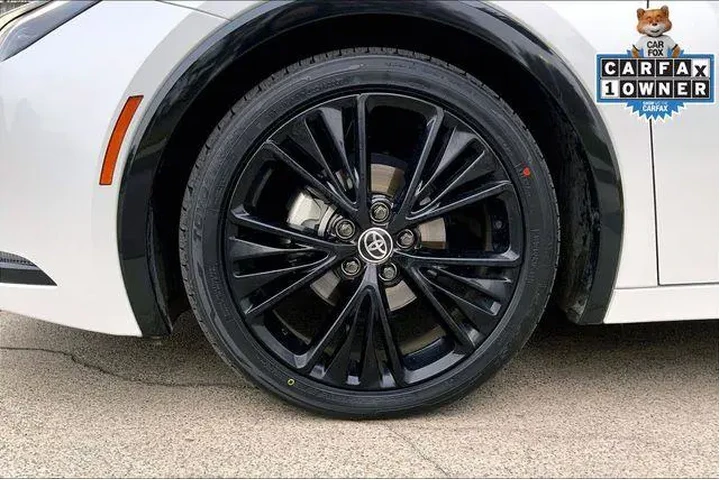 $31985 : Toyota Prius 2025 Nightshade image 8