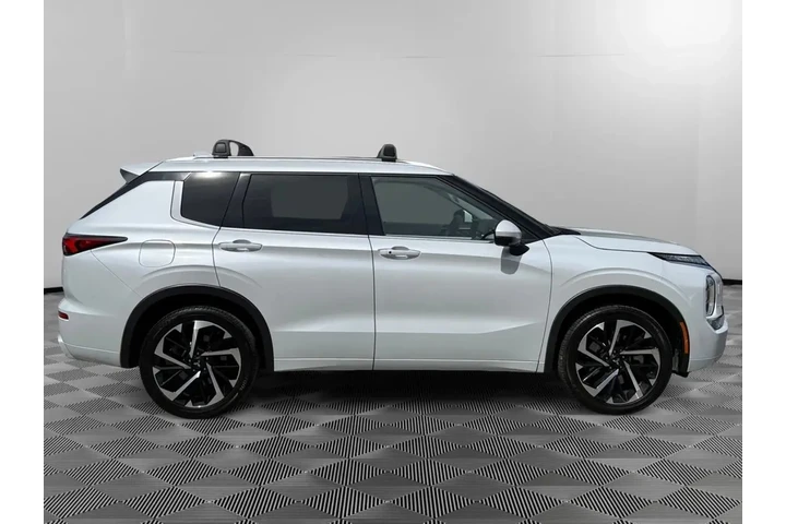 $29995 : 2024 MITSUBISHI OUTLANDER image 6