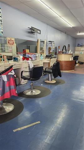 Complete barber shop 4 sale image 3