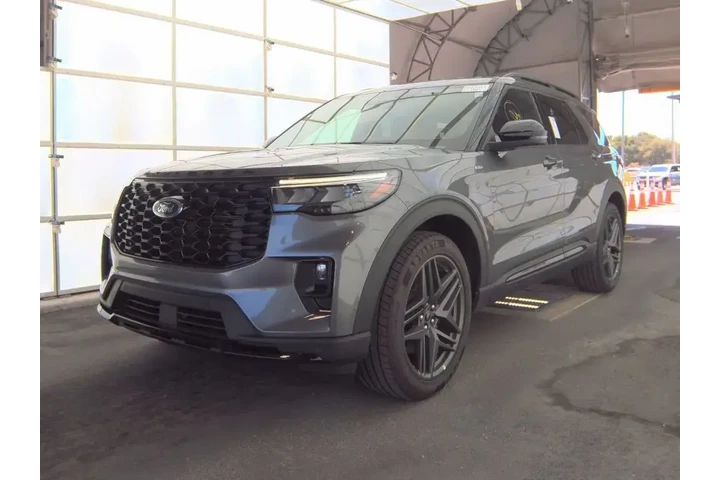 $37799 : Ford Explorer 2025 AWD ST-Li image 2