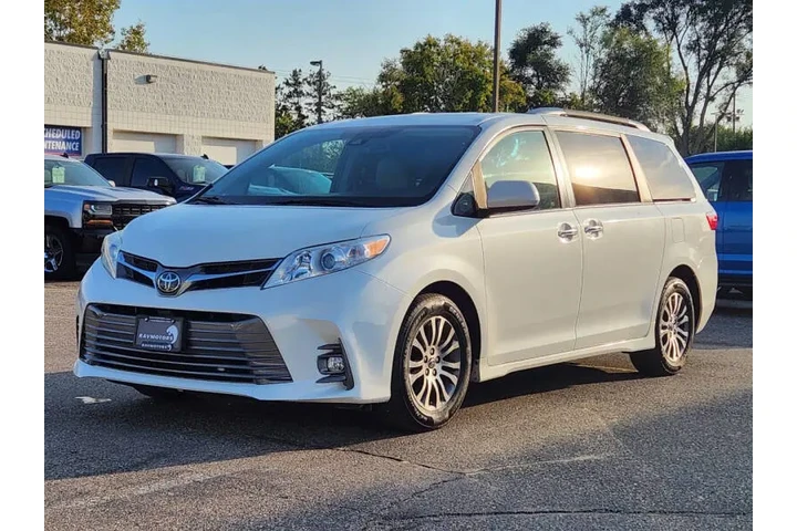 $22495 : 2018 Sienna XLE 7-Passenger A image 7