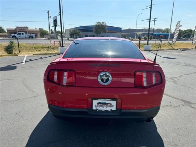 2010 Mustang V6 image 3