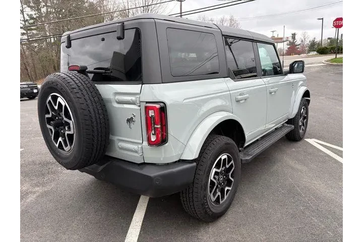 $39995 : Ford Bronco 2022 4x4 Base 4d image 3
