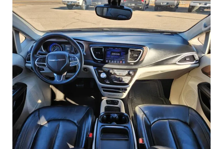 $11475 : 2017 Pacifica Touring-L image 5