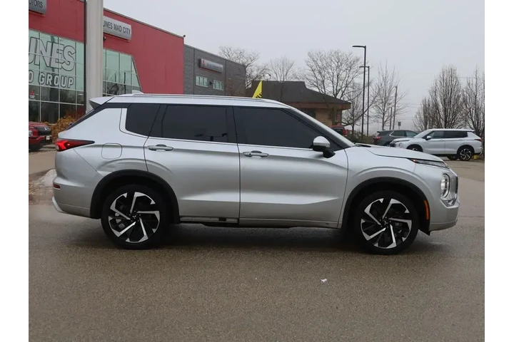 $17477 : Mitsubishi Outlander 2022 AW image 9