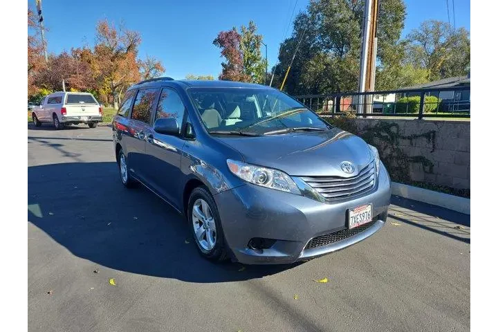 $22995 : Toyota Sienna 2017 LE 7-Pass image 1