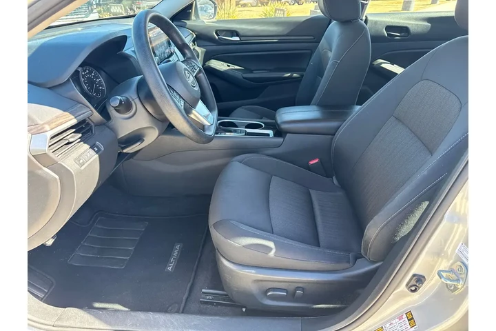 $17420 : Nissan Altima 2024 2.5 SV 4d image 9