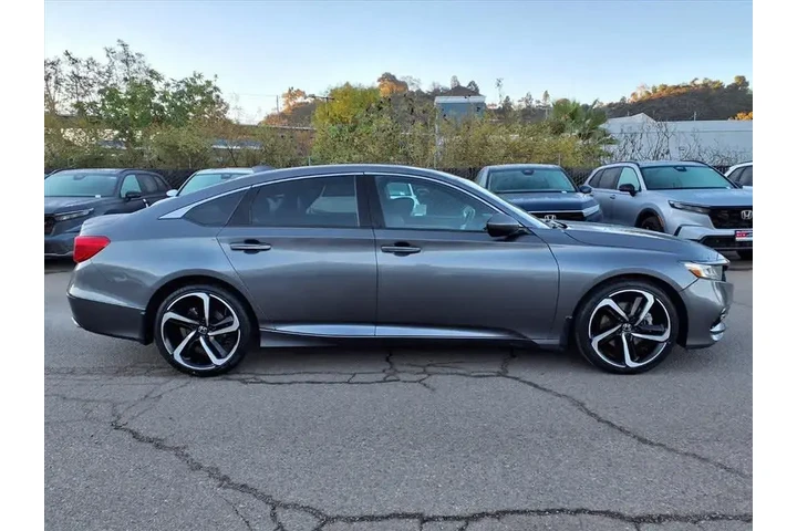 $18445 : Honda Accord 2020 Sport 4dr image 4