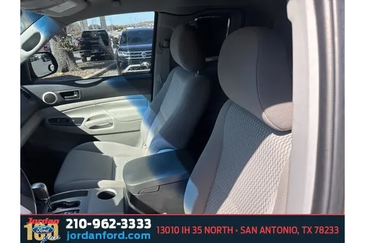 $16999 : Toyota Tacoma 2015 4x4 V6 4d image 9