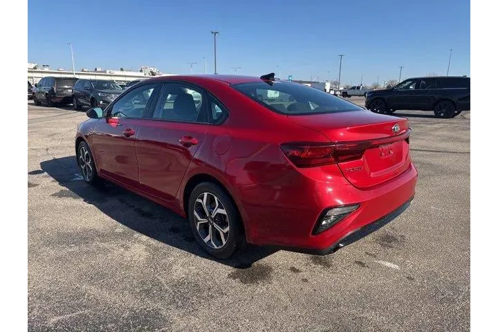 $13982 : Kia Forte 2021 LXS 4dr Sedan image 5