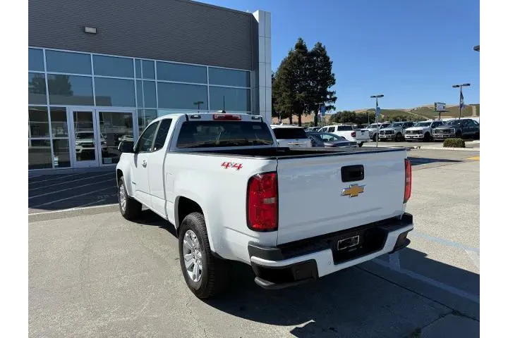 $16888 : Chevrolet Colorado 2020 4x4 image 2