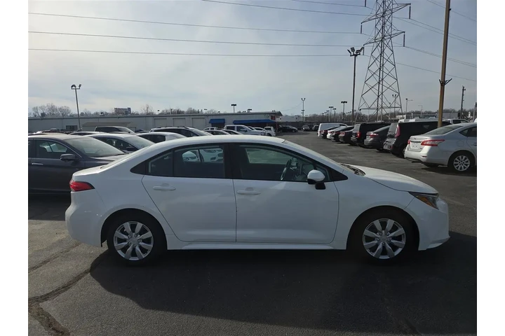 2020 Corolla LE image 6