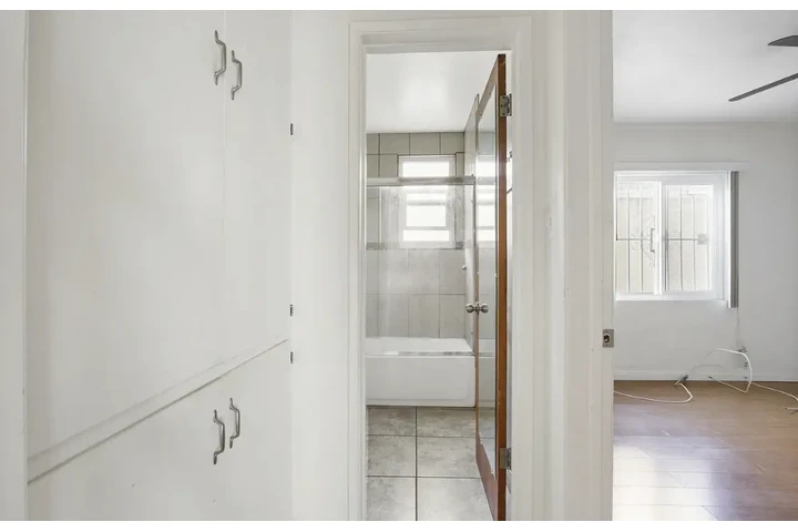 $1300 : Beautiful space image 6