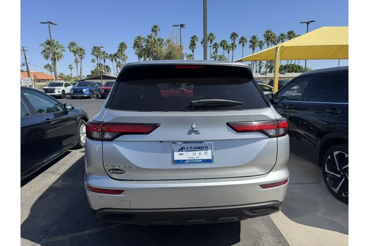 $19999 : Mitsubishi Outlander 2022 ES image 5