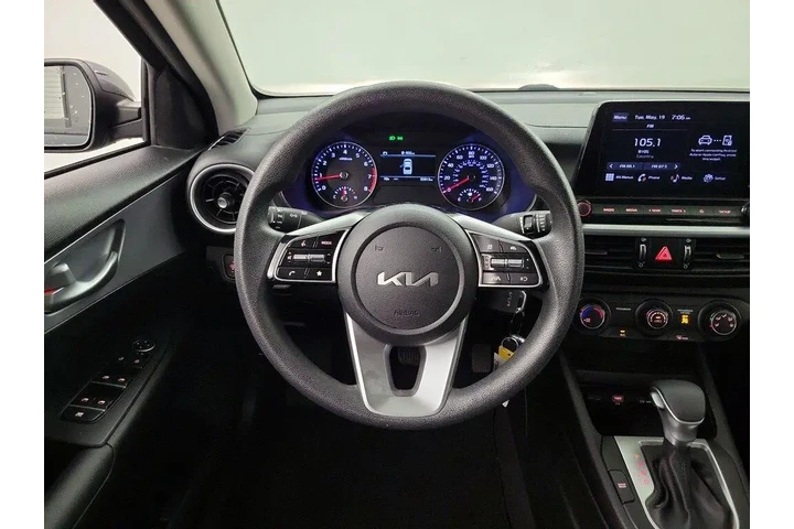 $18998 : Kia Forte 2023 LX 4dr Sedan image 10