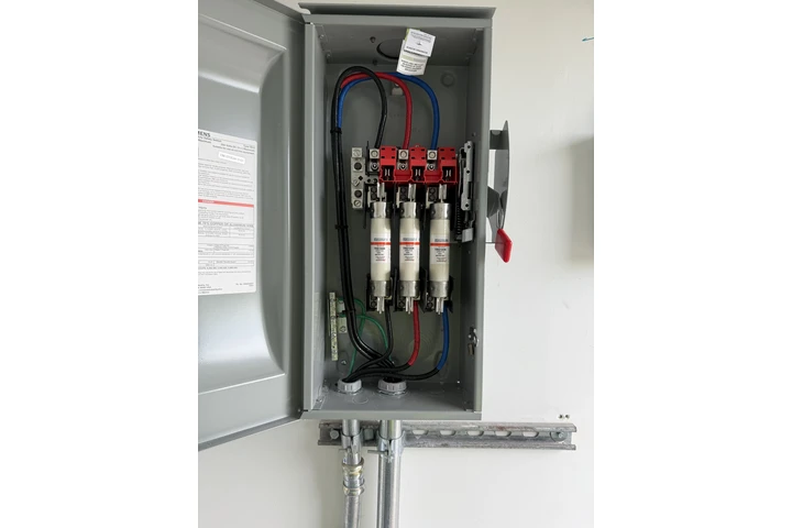 R&B electricity image 8