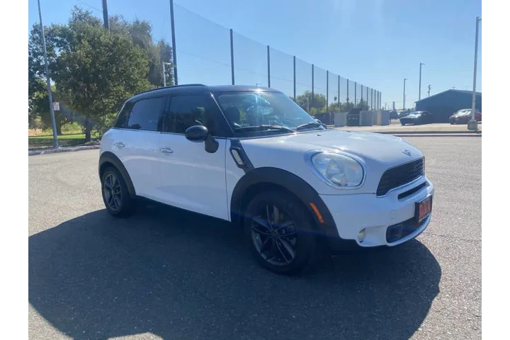 $9495 : 2011 MINI Cooper Countryman S image 2