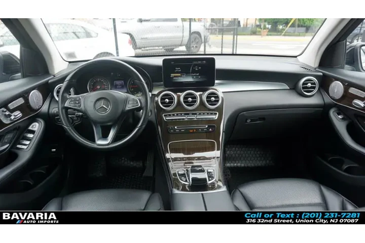 $15888 : 2016 GLC 4MATIC 4dr GLC 300 image 10