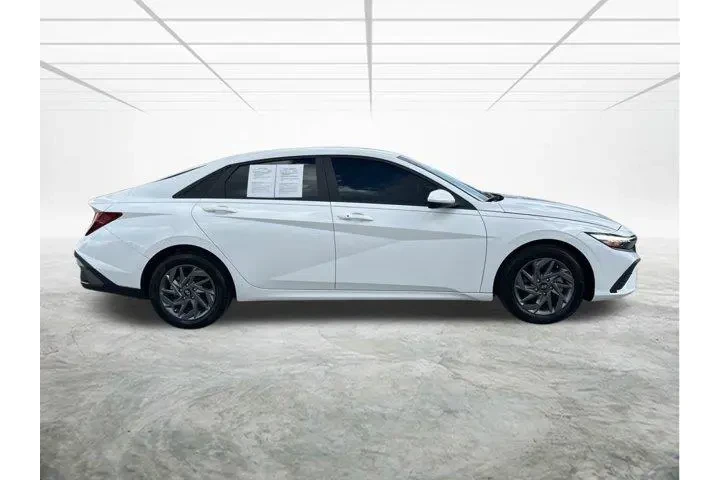 $18095 : Hyundai ELANTRA 2024 SEL 4dr image 3