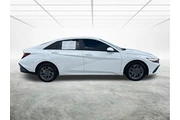 $18095 : Hyundai ELANTRA 2024 SEL 4dr thumbnail