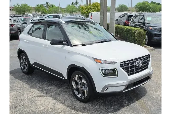 $19990 : Hyundai VENUE 2025 Limited 4 image 2