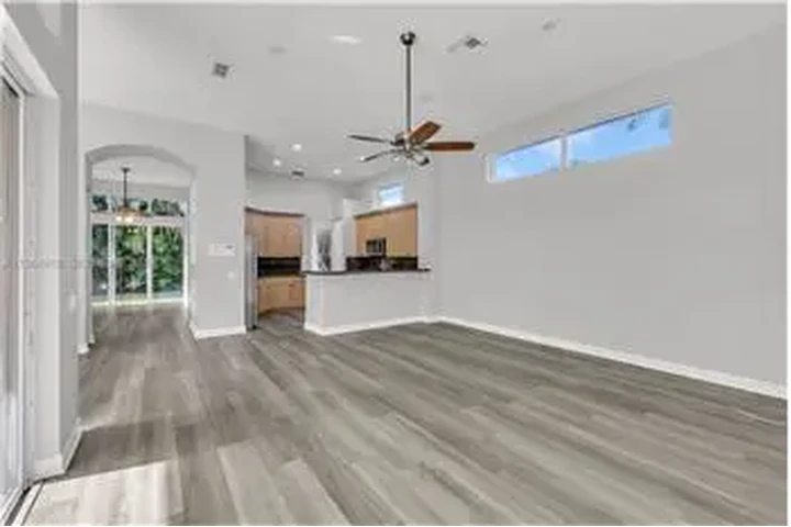 $5900 : Rental property with 5 bedro image 3