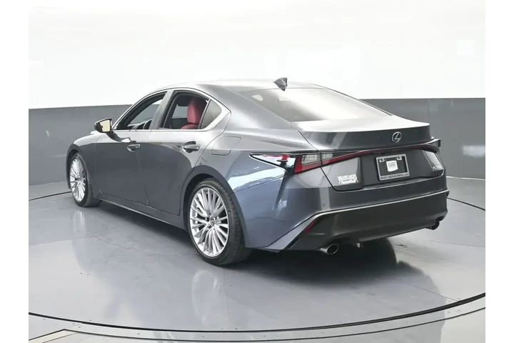 $39851 : Lexus IS 300 2025 4dr Sedan image 4