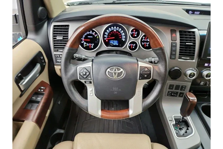 $37998 : Toyota Sequoia 2017 4x2 Plat image 10
