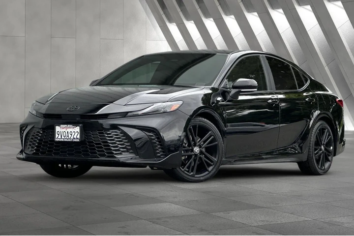 $33000 : Toyota Camry 2026 Nightshade image 2