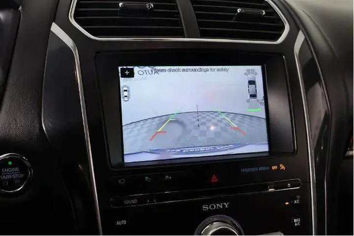 $16987 : Ford Explorer 2018 AWD Plati image 6