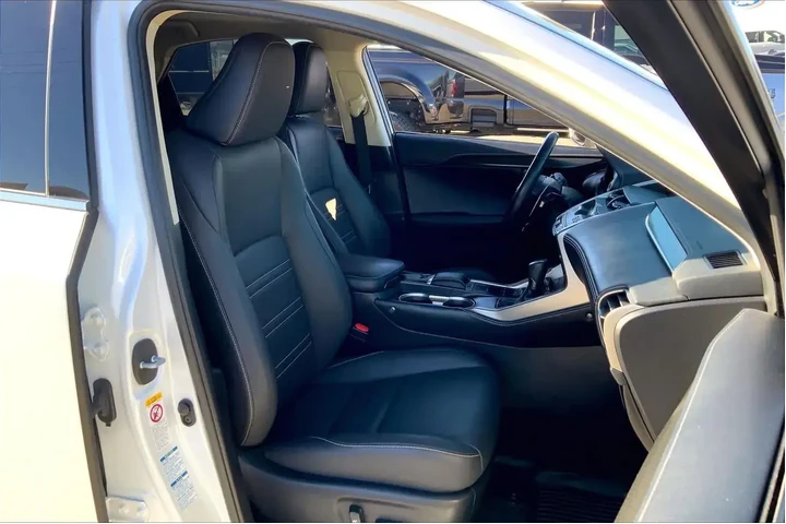 $19199 : Lexus NX 300h 2019 AWD 4dr C image 8