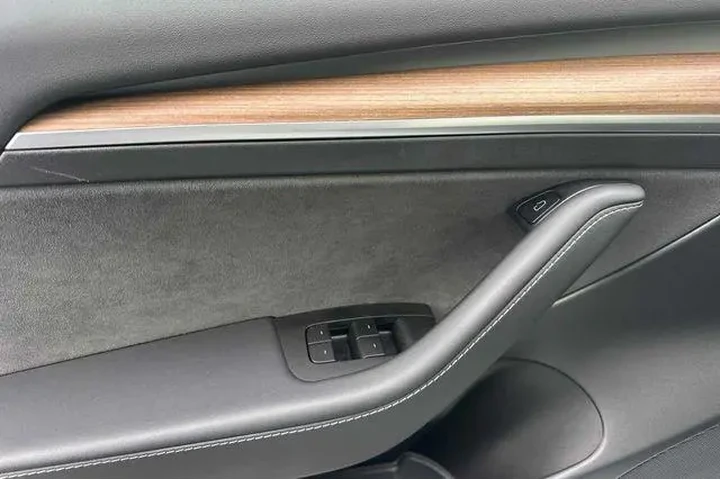 $23715 : Tesla Model 3 2023 4dr Sedan image 9