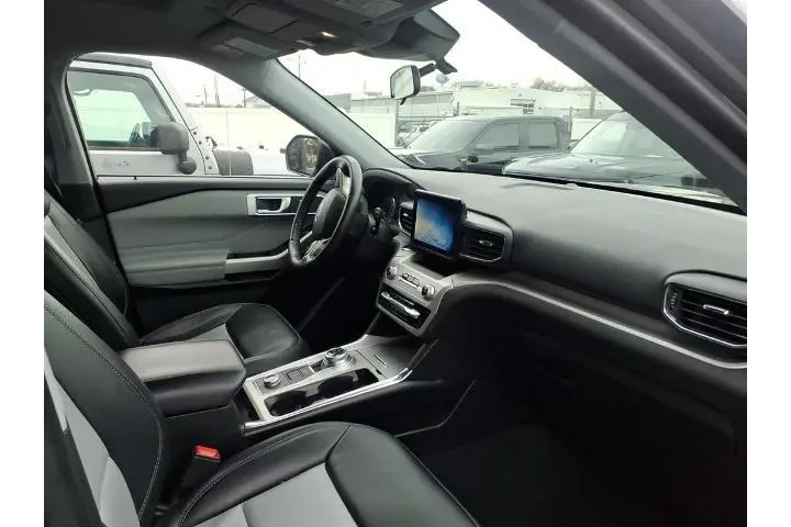 $26944 : Ford Explorer 2022 AWD XLT 4 image 8