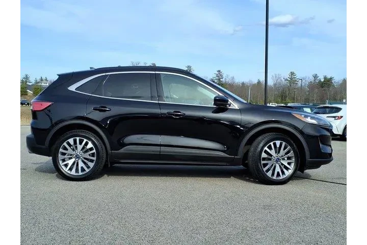 $27164 : Ford Escape 2022 AWD Titaniu image 2