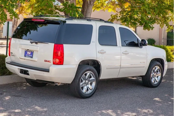 2010 GMC Yukon SLT image 5