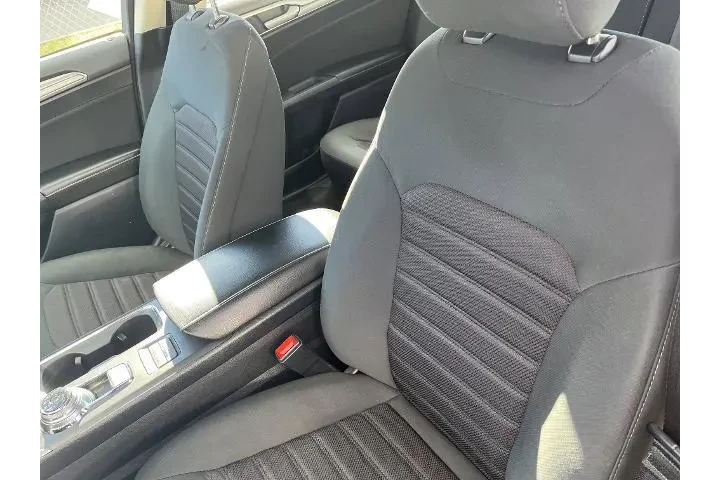 $18988 : Ford Fusion Hybrid 2020 SE 4 image 5