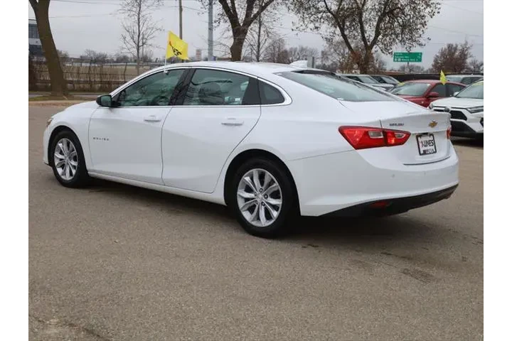 $18977 : Chevrolet Malibu 2024 LT 4dr image 7